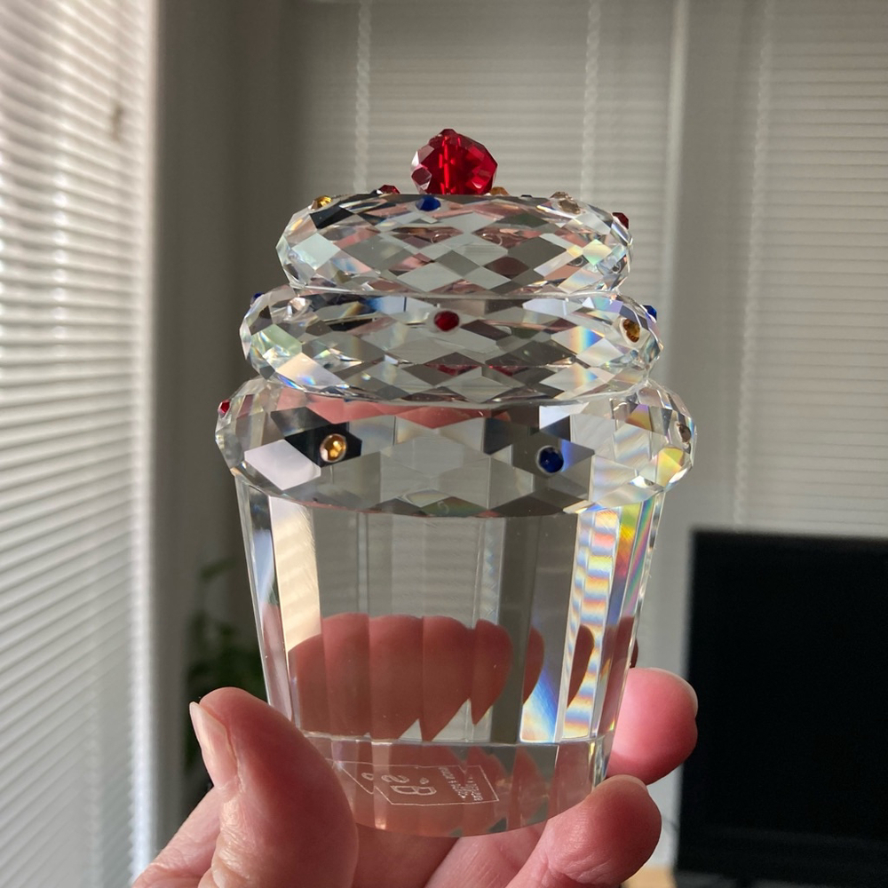 Paperweight Simon Simon & Designs, Decorative Collectible, Clear with Red Accent
